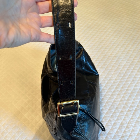 Hobo International Brand Shoulder Bag in distressed Black Leather - Picture 8 of 14